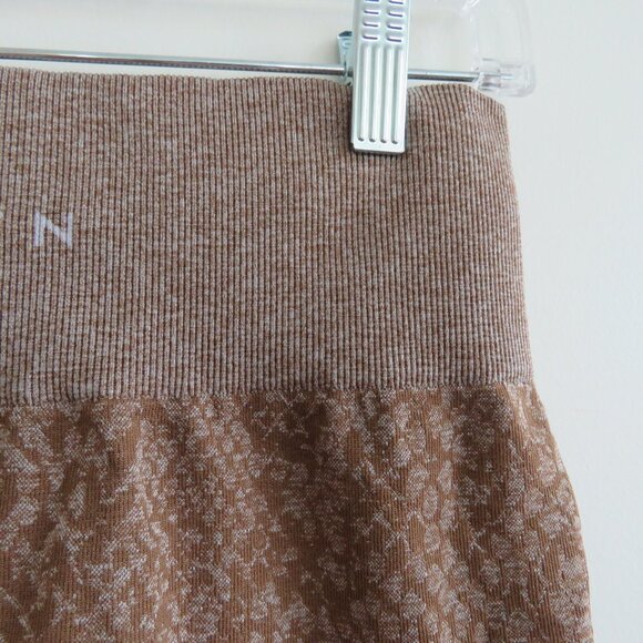 NVGTN Snakeskin Seamless Leggings in Mocha Athleisure Gym Workout - Size M - Picture 13 of 14